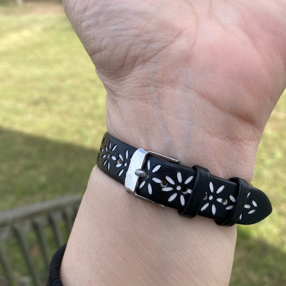 Black floral watch with crystal accents faux leather with white flowers - Picture 9 of 10